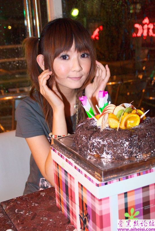 甜美可爱的清纯小妹妹
