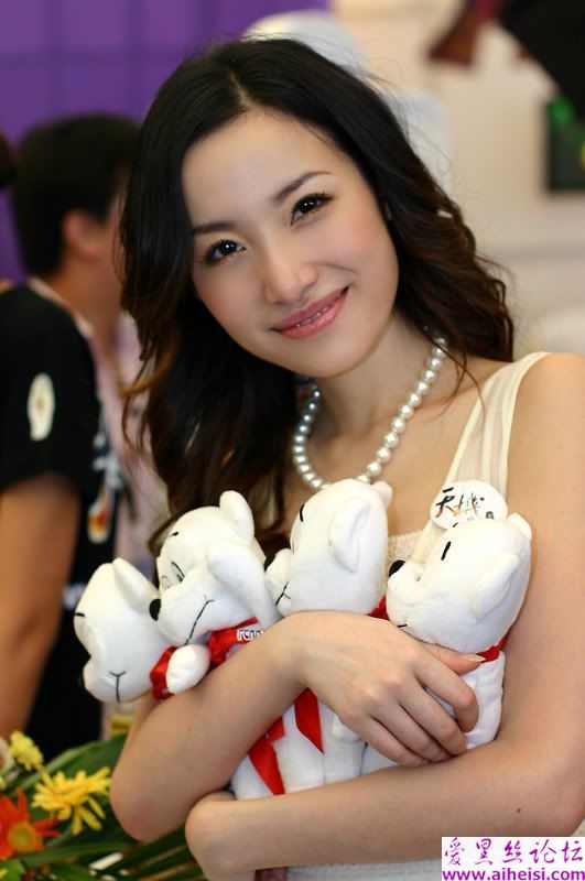 美女气质半裸