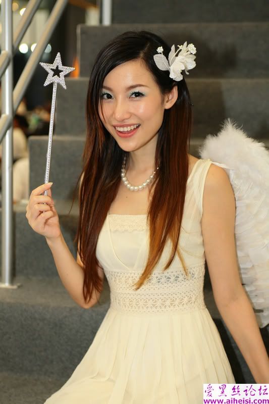 美女气质半裸