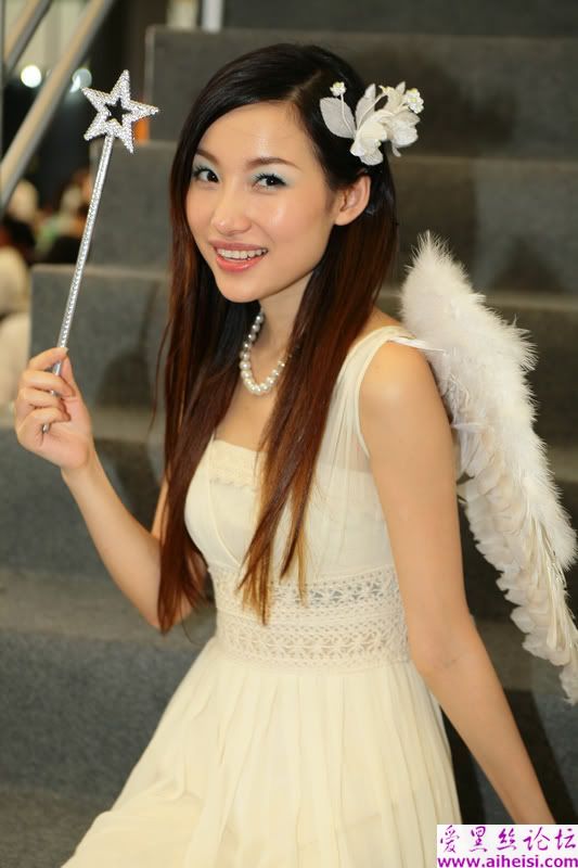 美女气质半裸