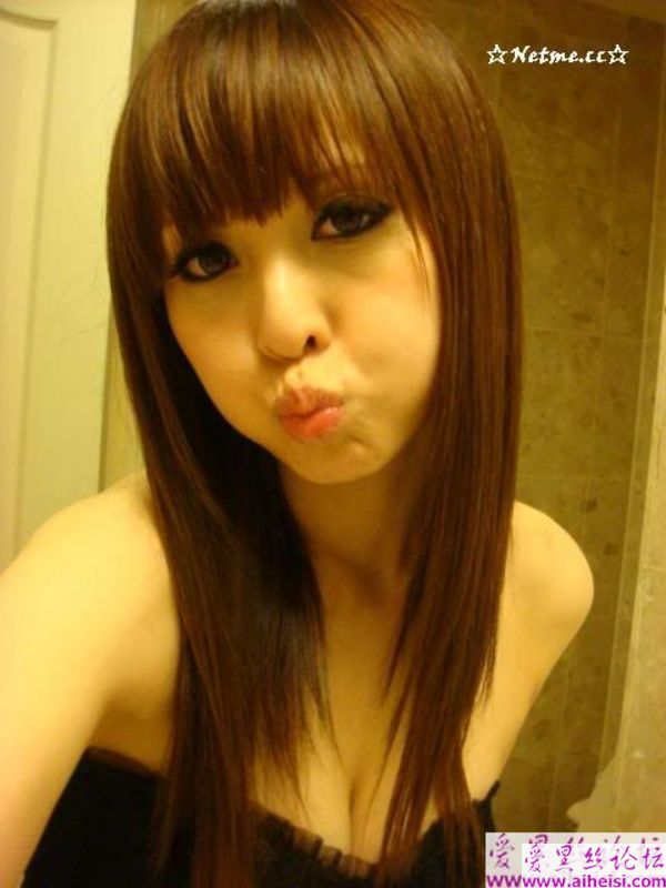 美腿低胸台湾妹