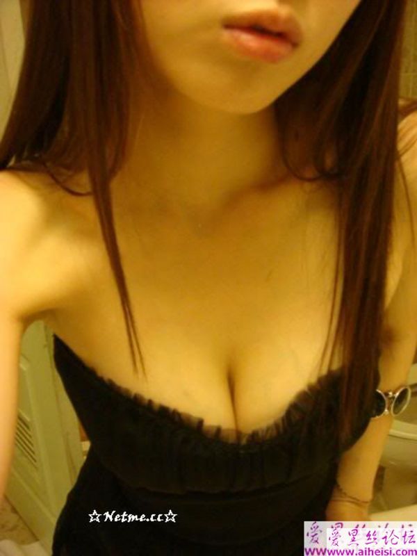 美腿低胸台湾妹