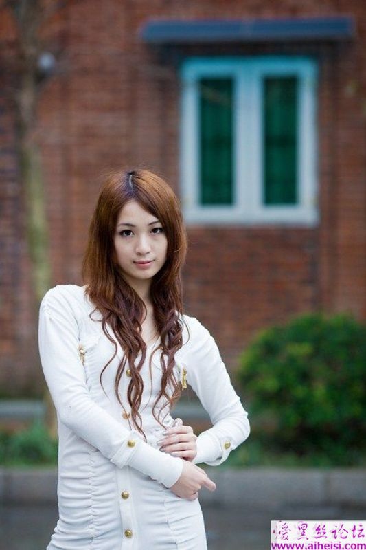 翘臀美腿小靓妞！ 