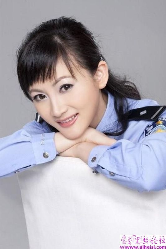 很少见的纯国产制服，很漂亮