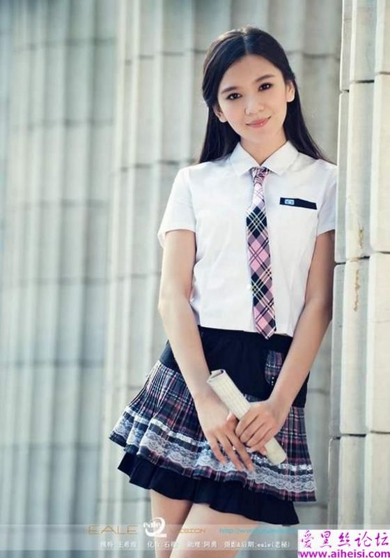 很少见的纯国产制服，很漂亮