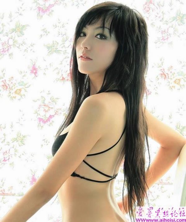 性感的纹身美女写真