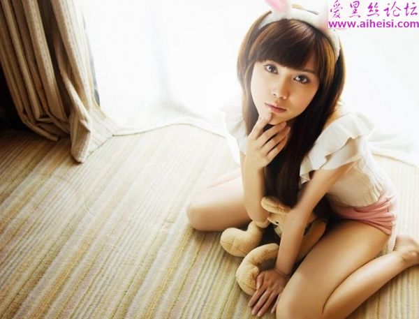 上班美女的清凉制服