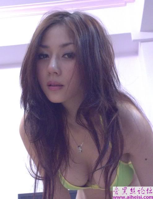 来势凶胸的美女啊，好诱惑