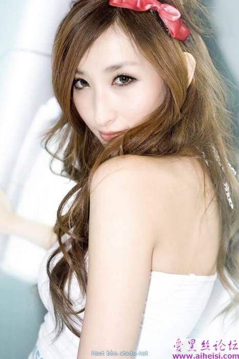 网络红人李妍完美身材展示