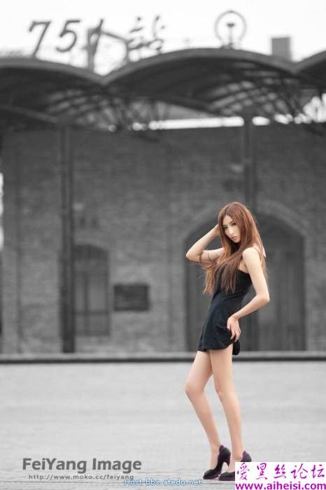网络红人李妍完美身材展示