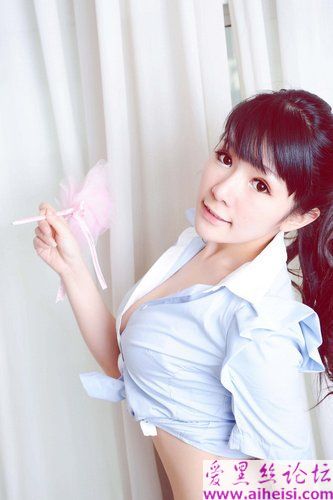 超级可爱的大胸美女