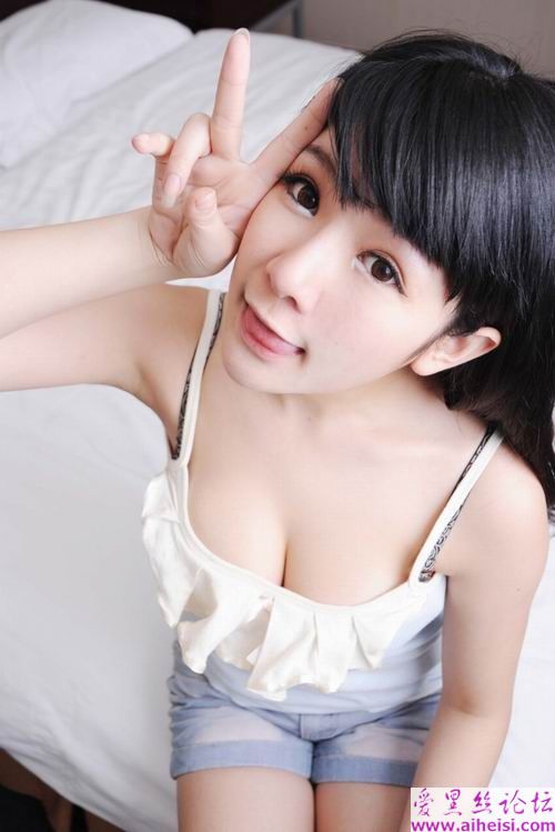超级可爱的大胸美女