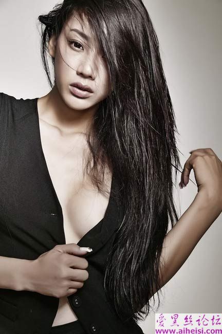 新一代车模小天后性感写真曝光！