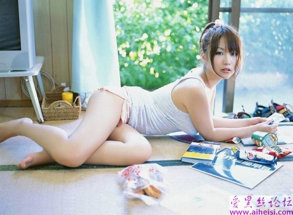 虎牙妹不只可愛双乳更迷人