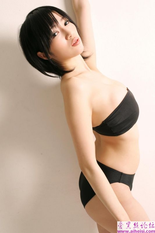 爆乳美女极度诱惑