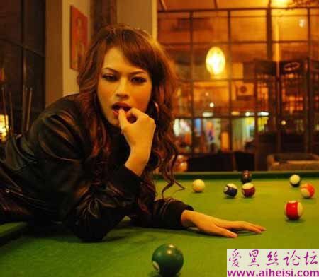 选秀“脱光门”女主角被人肉
