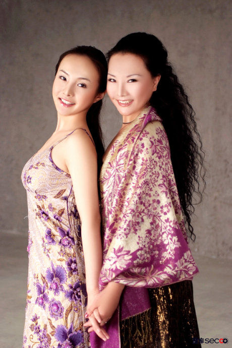 中国豪乳干露露和赵铭