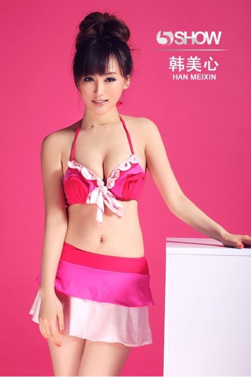 让人心跳不止的性感爆乳嫩模韩美心