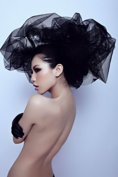 小舒淇豪乳潘霜霜喷血写真展示傲人身姿