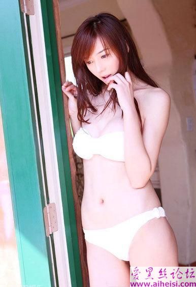 宅男hold不住的周韦彤裸浴照