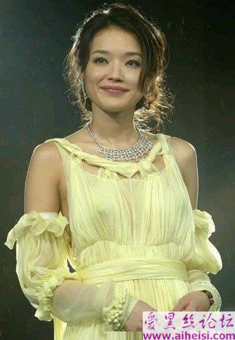 看女星中门大开斗性感