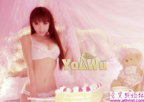 游戏宝贝张婉悠生日party大尺度内衣秀
