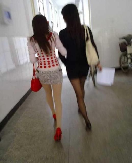 大学女生宿舍丝袜美腿