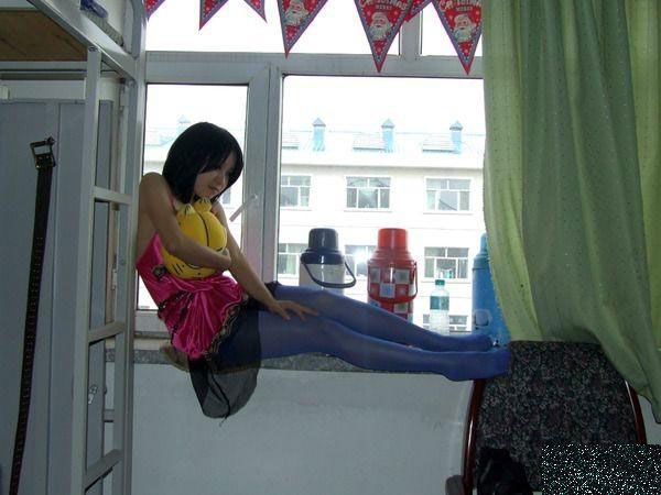 大学女生宿舍丝袜美腿