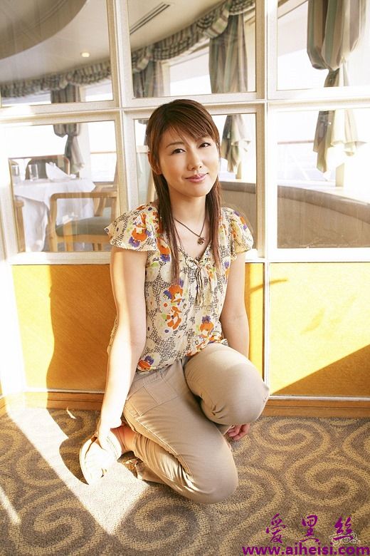 安惠美的半裸性感写真
