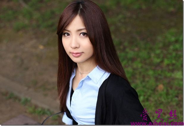 清纯可爱的巨乳妹妹裏山杉