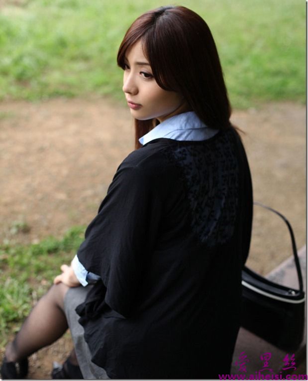 清纯可爱的巨乳妹妹裏山杉