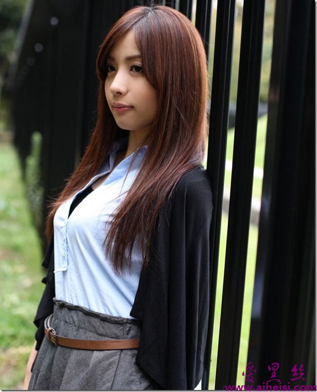 清纯可爱的巨乳妹妹裏山杉