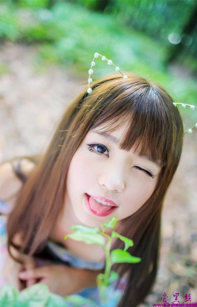 清纯可爱的猫系女生森林唯美写真