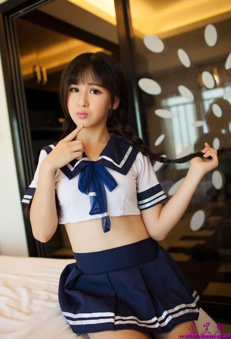 极品妹子唐雨辰学生制服诱惑高清私房照