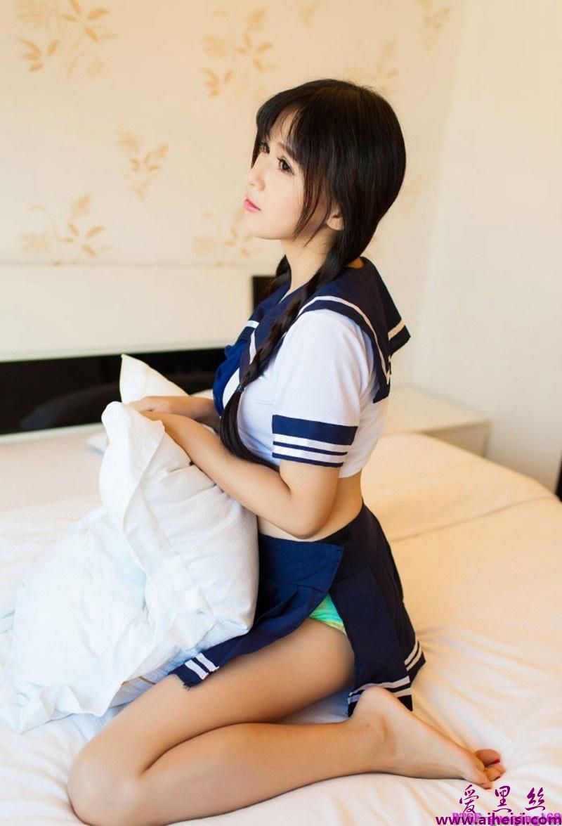 极品妹子唐雨辰学生制服诱惑高清私房照