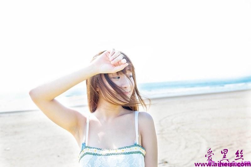 清新长裙少女海边甜美小性感高清唯美图片