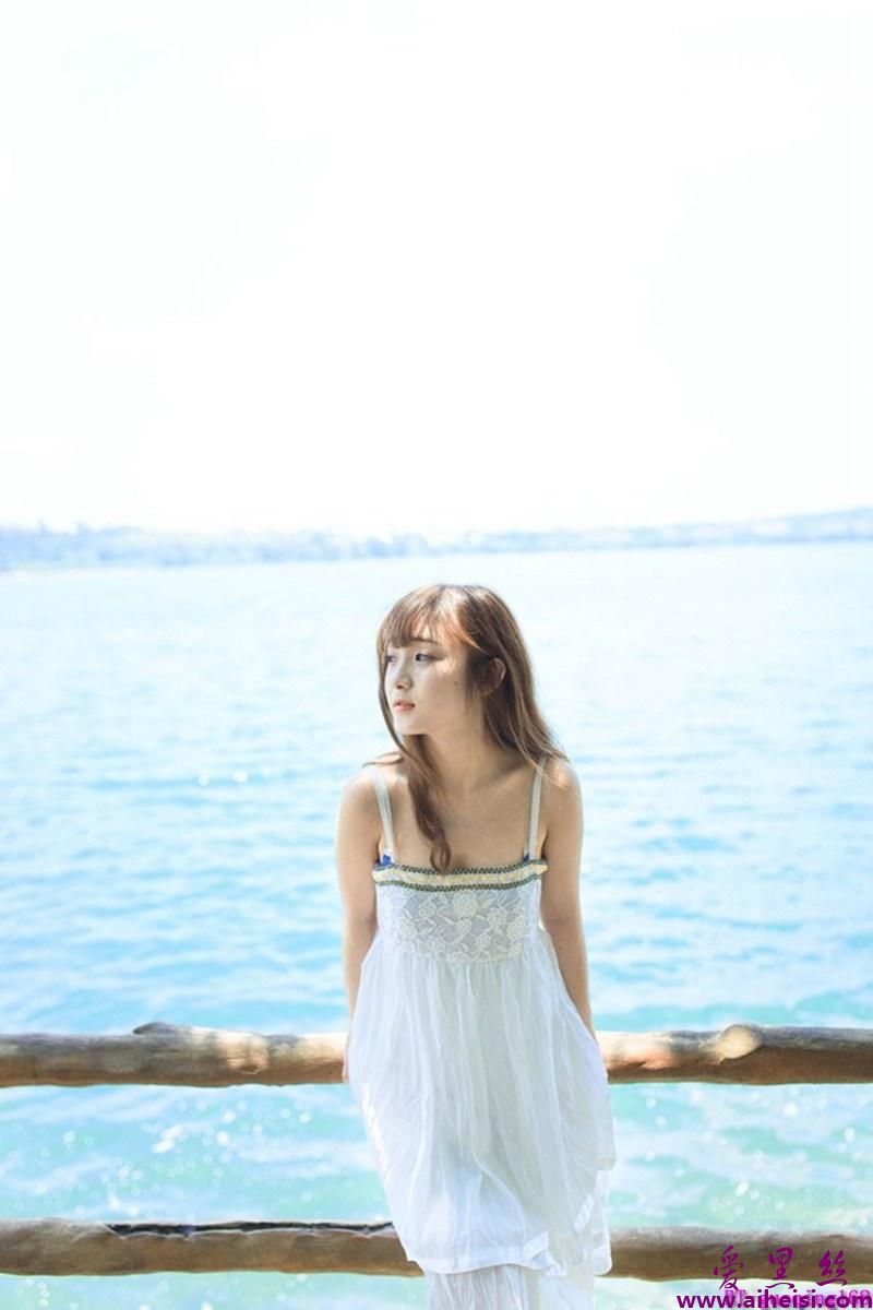 清新长裙少女海边甜美小性感高清唯美图片