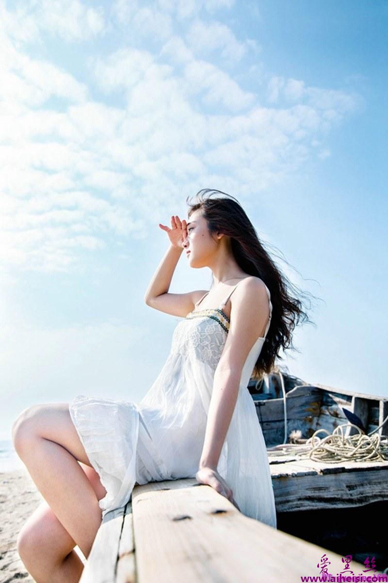 清新长裙少女海边甜美小性感高清唯美图片