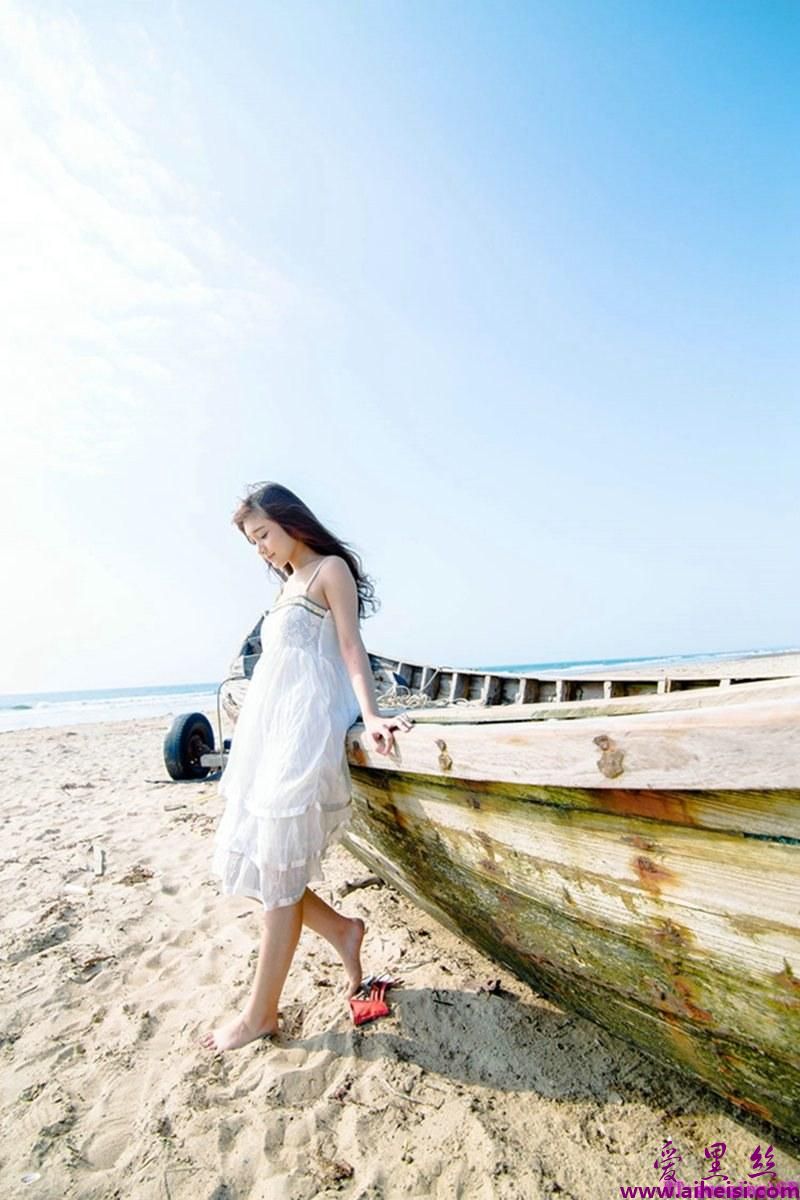 清新长裙少女海边甜美小性感高清唯美图片