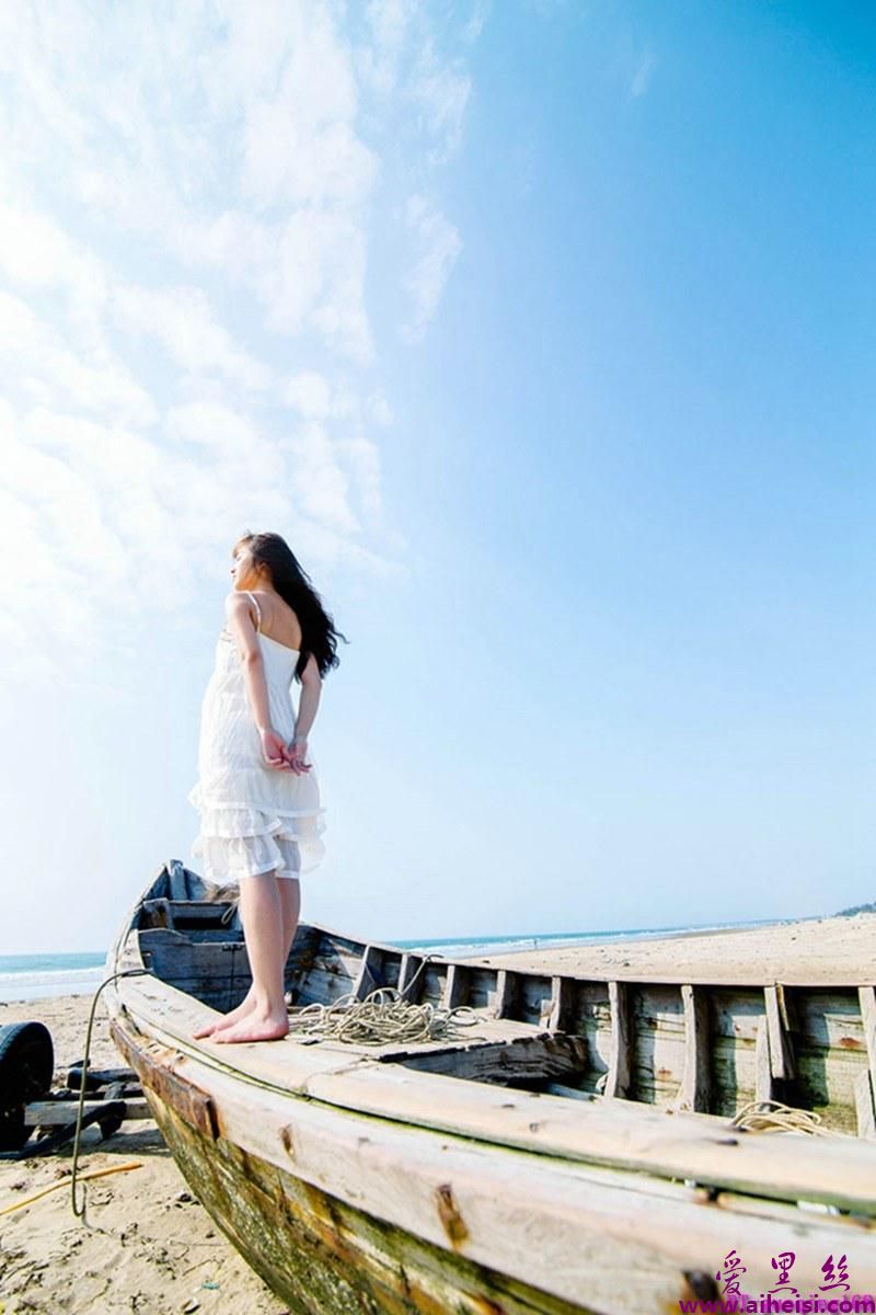 清新长裙少女海边甜美小性感高清唯美图片