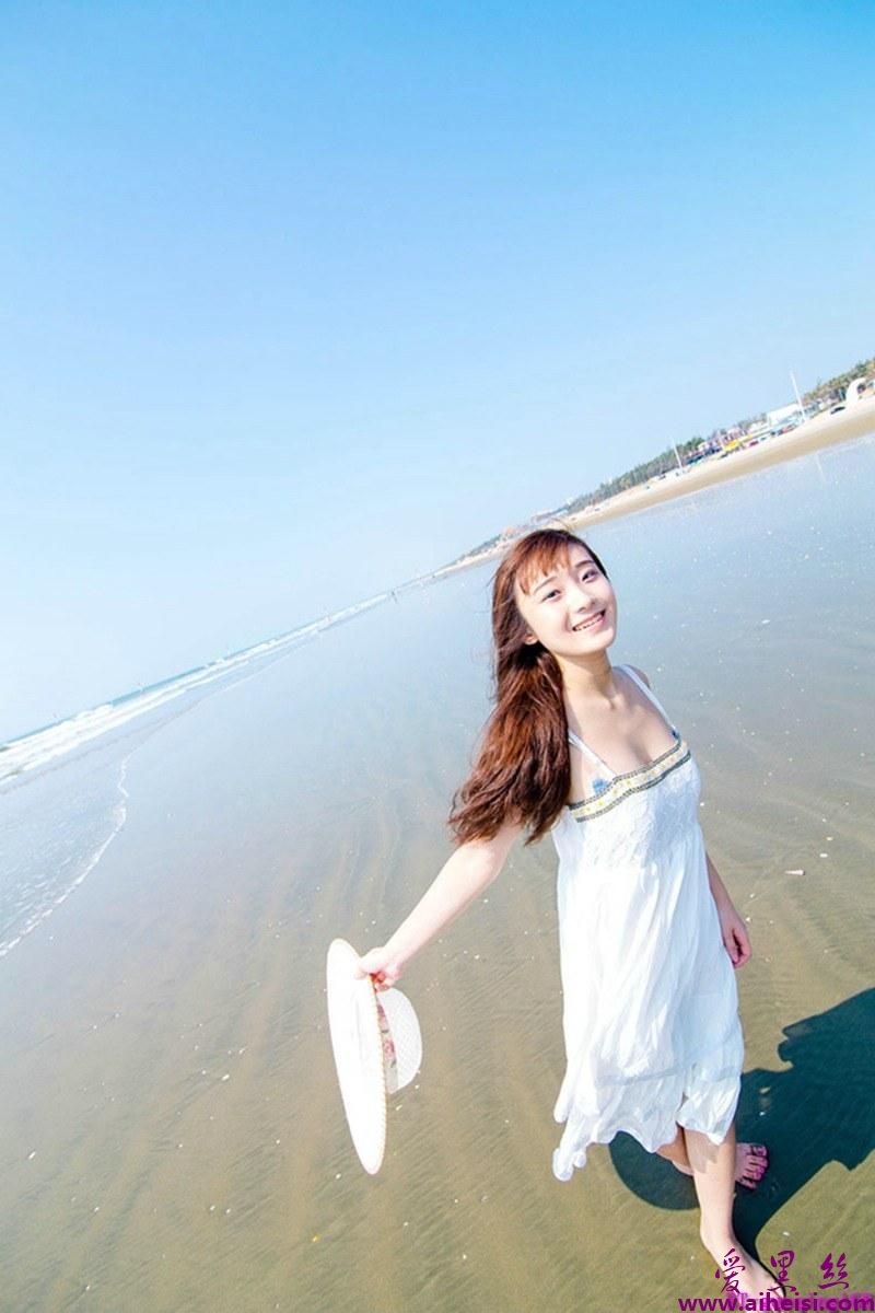 清新长裙少女海边甜美小性感高清唯美图片