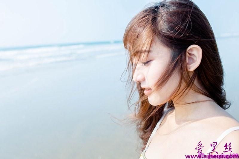 清新长裙少女海边甜美小性感高清唯美图片