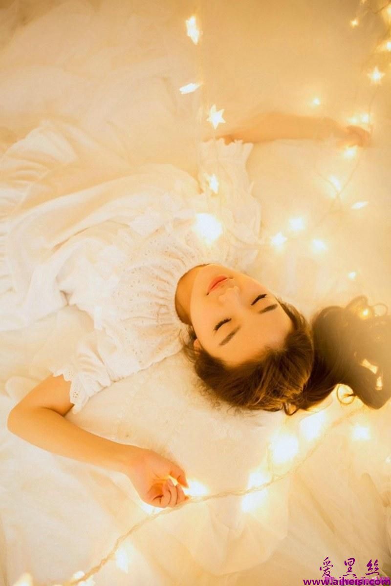 梦幻清纯少女勾魂眼神迷人写真青春无敌