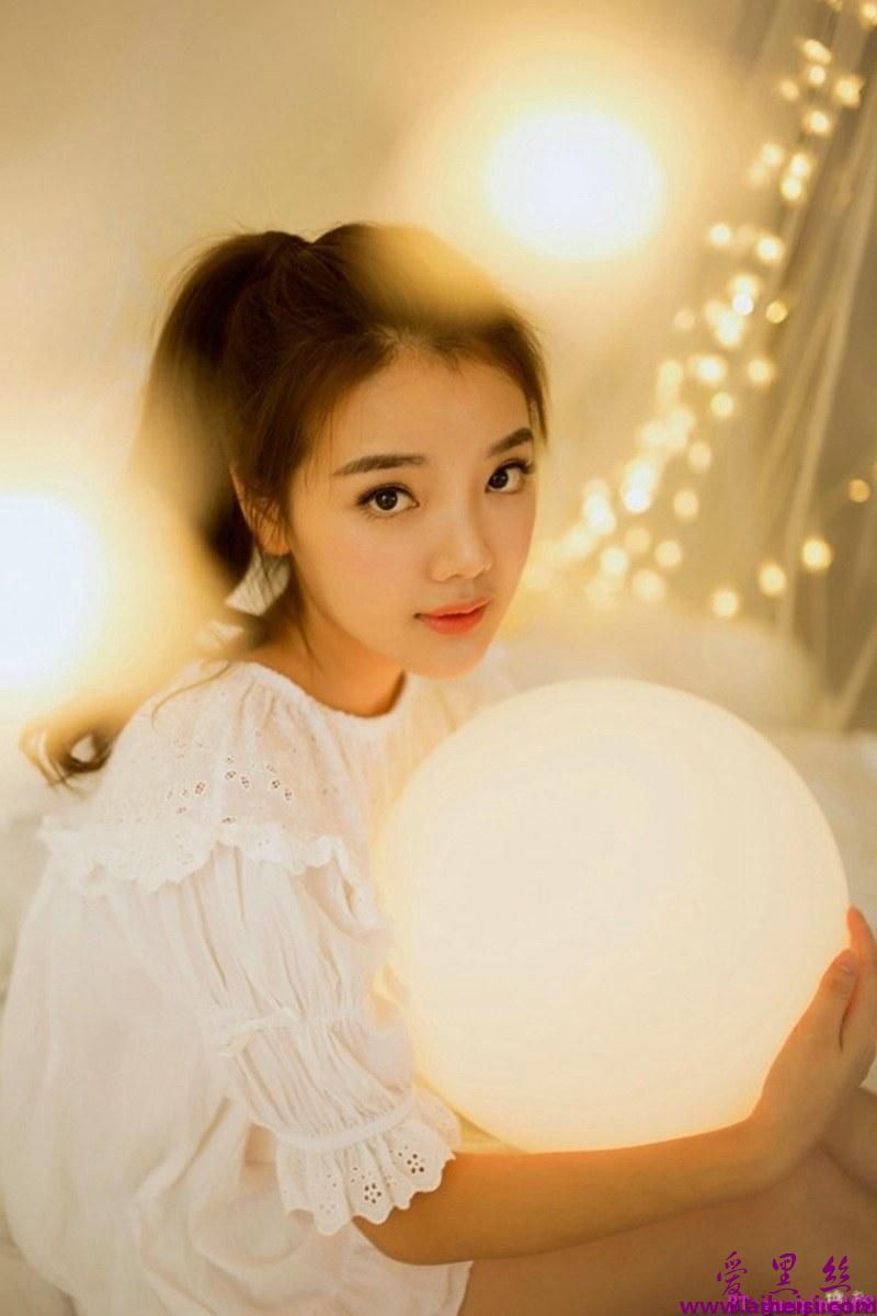 梦幻清纯少女勾魂眼神迷人写真青春无敌