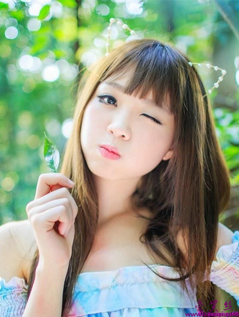 清纯可爱的猫系女生森林唯美写真