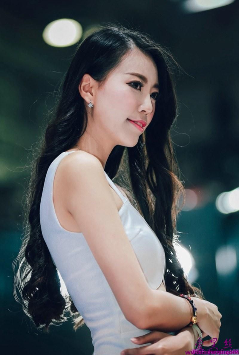 性感气质车模优雅大方性感撩人高清车展美女图片