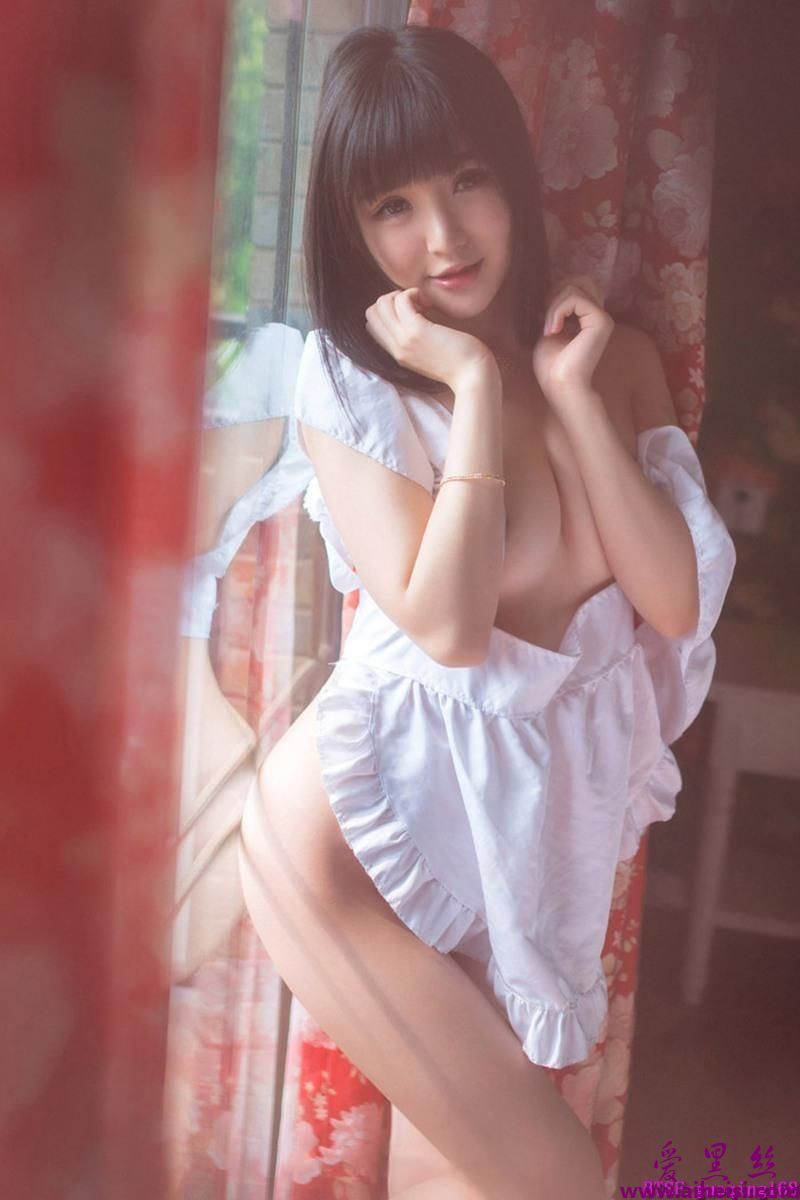 性感美女丰乳肥臀大胆诱惑