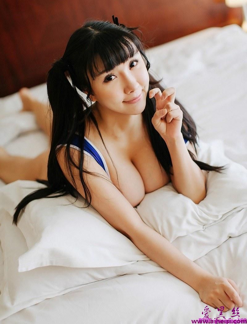白胖美眉晓茜童颜巨乳大胆美胸诱惑高清图片