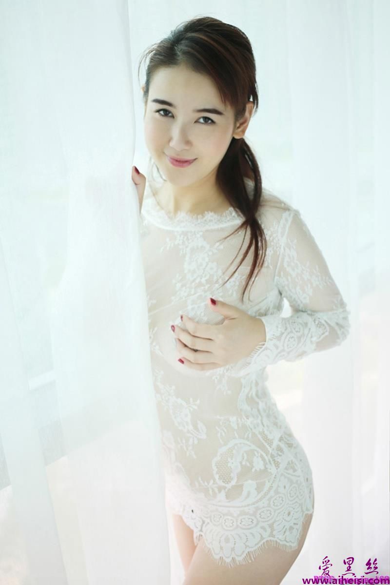 丰满少妇猫本amy优雅大方酥胸诱惑图片