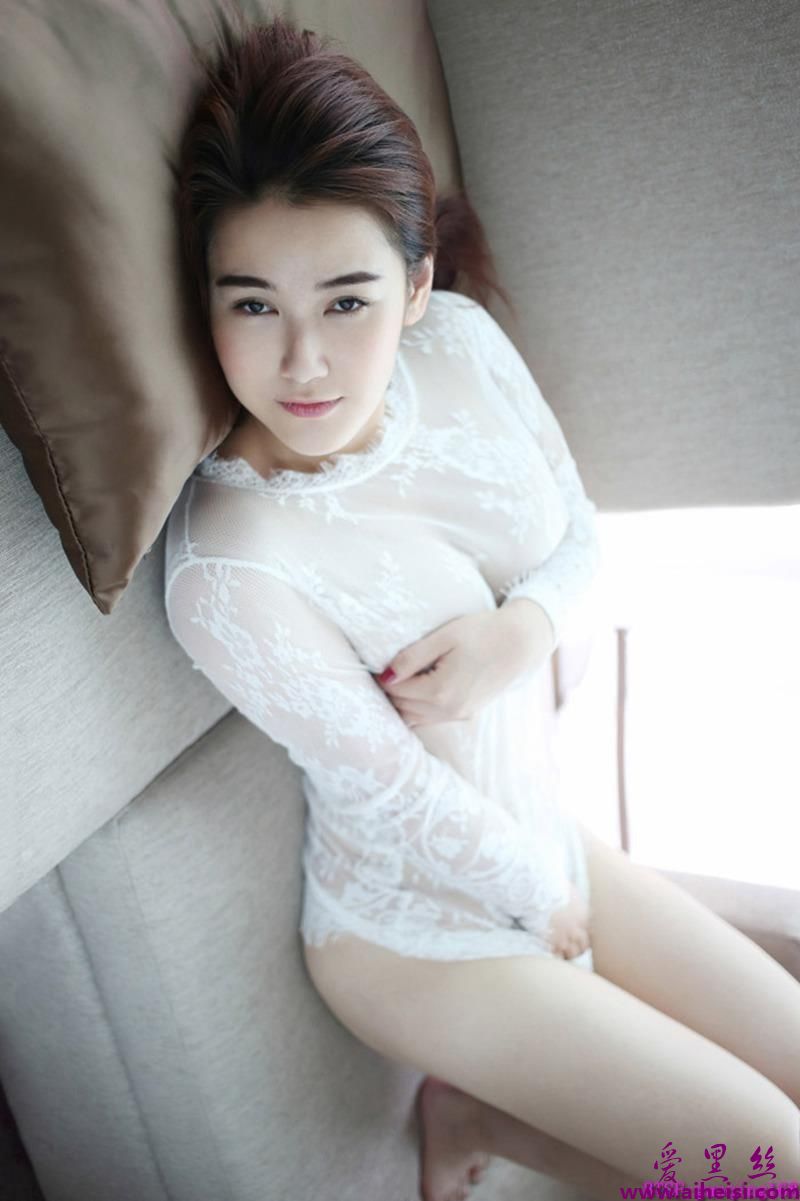 丰满少妇猫本amy优雅大方酥胸诱惑图片